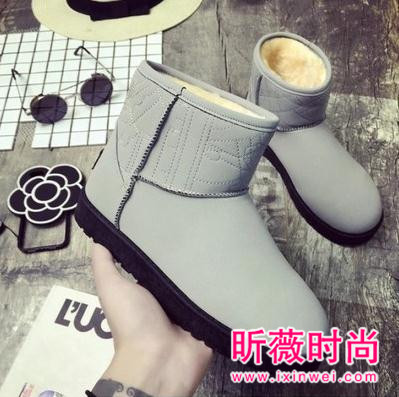 暖脚雪地靴更暖心 简单搭配好看又有型