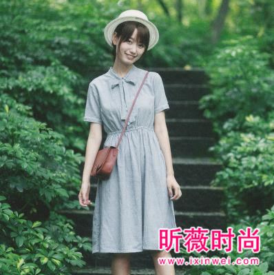 穿上这些漂亮的连衣裙 体现女生柔美绰约的风情 穿上这些漂亮的连衣裙 体现女生柔美绰约的风情