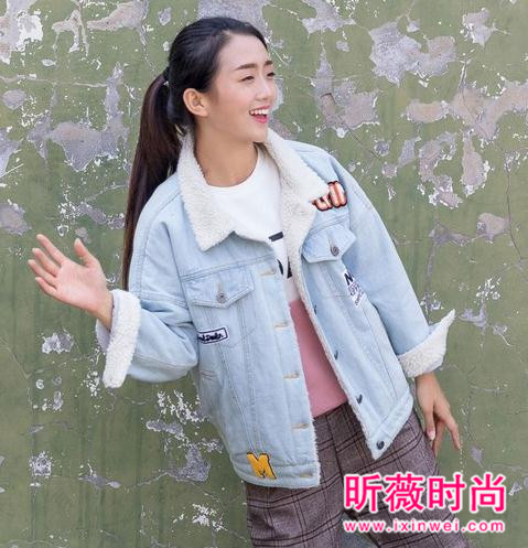 牛仔和羊羔毛搭配 让你的造型更时髦