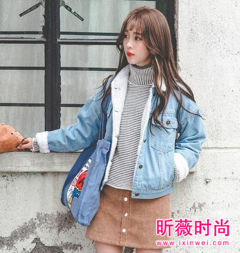 牛仔和羊羔毛搭配 让你的造型更时髦 牛仔和羊羔毛搭配 让你的造型更时髦