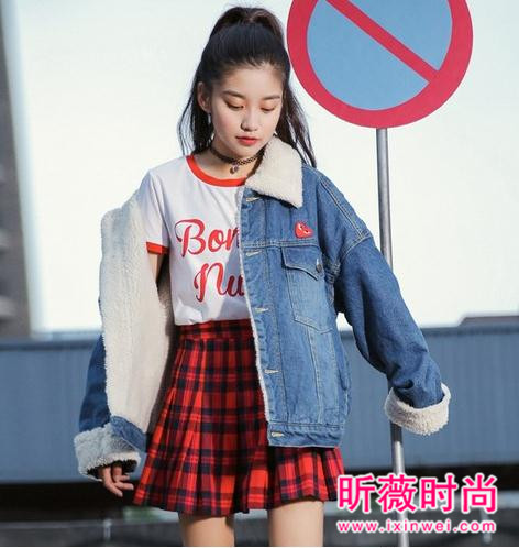牛仔和羊羔毛搭配 让你的造型更时髦 牛仔和羊羔毛搭配 让你的造型更时髦