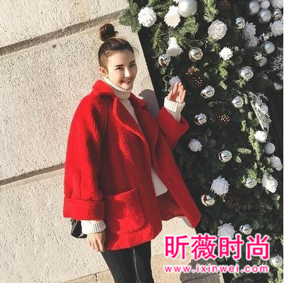 时尚红色毛呢大衣 带你红红火火过大年