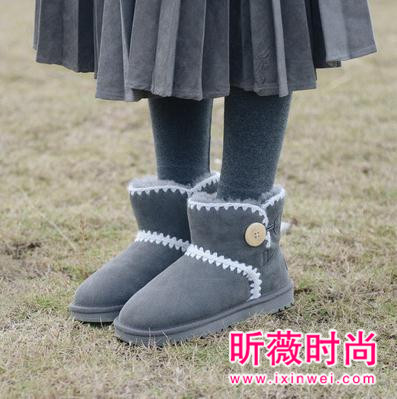 这个寒冷的冬天 你需要一双雪地靴走雪地