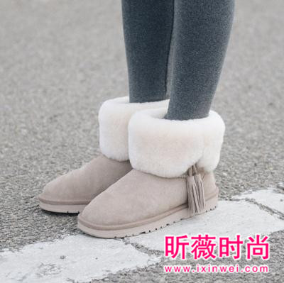 这个寒冷的冬天 你需要一双雪地靴走雪地