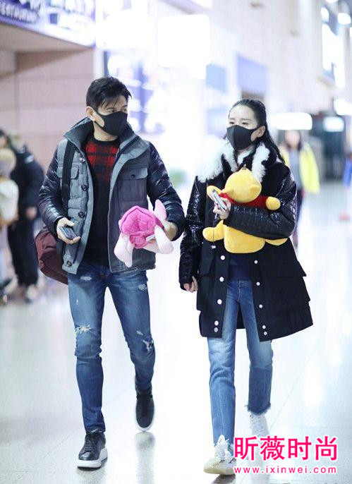 刘诗诗最新机场街拍 私服搭配美丽又温柔 刘诗诗最新机场街拍 私服搭配美丽又温柔