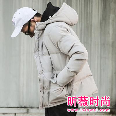 时尚达人玩转新潮流 男生只需帅气外衣