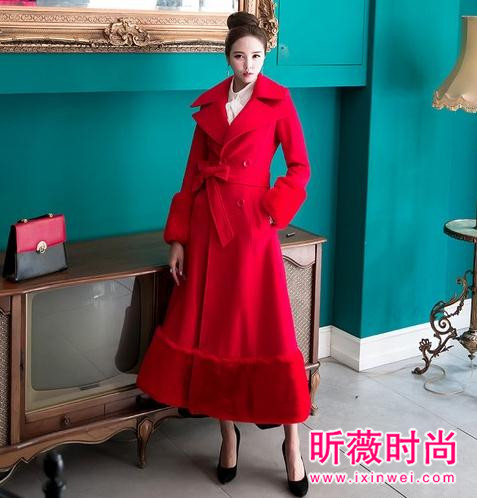 冬季时尚红色呢子大衣 开启新年的红火模式
