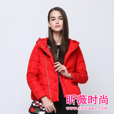 冬季时尚短款羽绒服 拥有盛世美颜不是梦