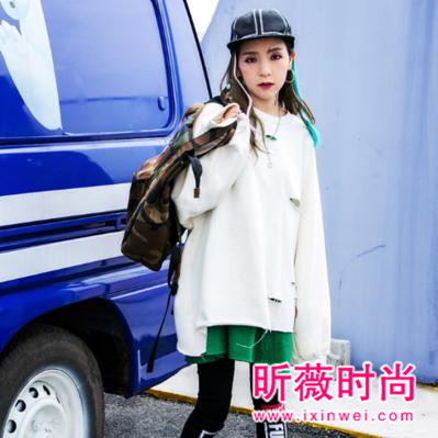 精致又显气质的卫衣 清纯甜美的少女风格 精致又显气质的卫衣 清纯甜美的少女风格