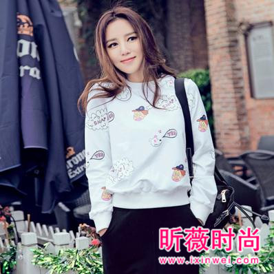 这些时尚流行的卫衣 俏皮随性减龄吸睛