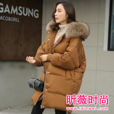 简单又显气质的羽绒服 姑娘们衣橱里的必备单品