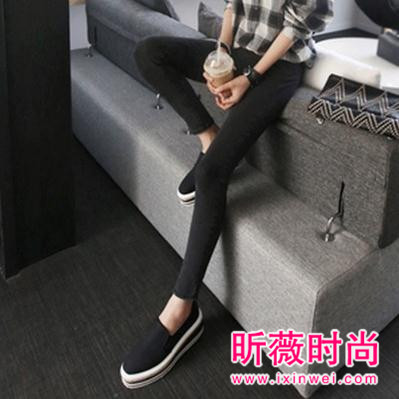 时尚又百搭的牛仔裤 穿起来很凸显气质 时尚又百搭的牛仔裤 穿起来很凸显气质