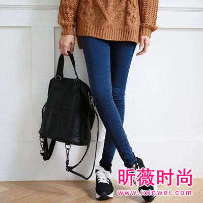 时尚又百搭的牛仔裤 穿起来很凸显气质 时尚又百搭的牛仔裤 穿起来很凸显气质
