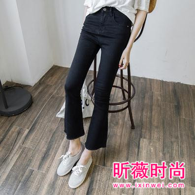 时尚又百搭的牛仔裤 穿起来很凸显气质