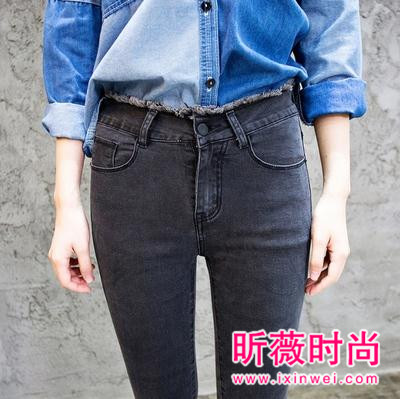 时尚又百搭的牛仔裤 穿起来很凸显气质 时尚又百搭的牛仔裤 穿起来很凸显气质