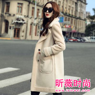 时尚大气的麂皮绒单品 比呢子大衣还要火