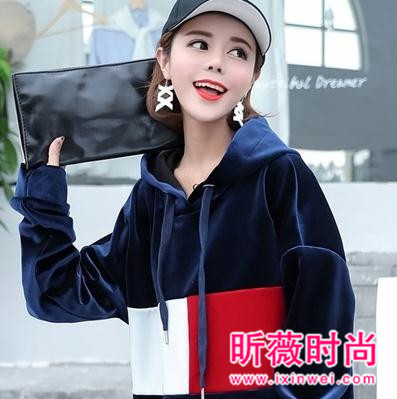 想要清新明朗的美丽 你还需要一件时尚外套 想要清新明朗的美丽 你还需要一件时尚外套