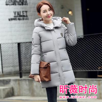 想要清新明朗的美丽 你还需要一件时尚外套 想要清新明朗的美丽 你还需要一件时尚外套