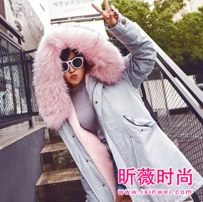 想要清新明朗的美丽 你还需要一件时尚外套 想要清新明朗的美丽 你还需要一件时尚外套