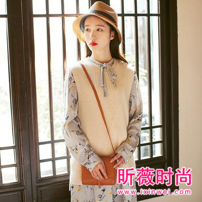 针织背心性价比高 不同内搭不同风格