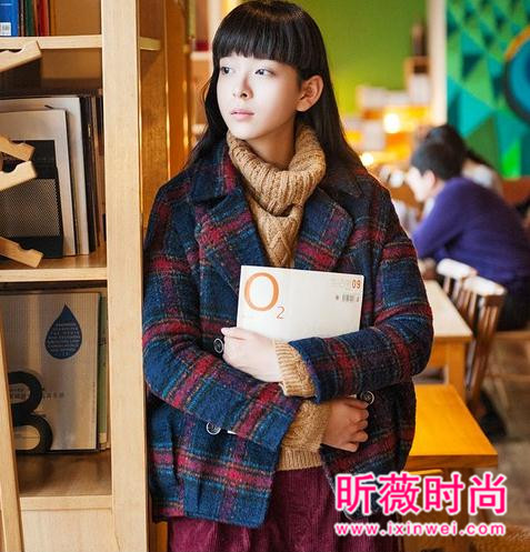 早春时尚短款毛呢穿搭 凹起造型来也很有气质