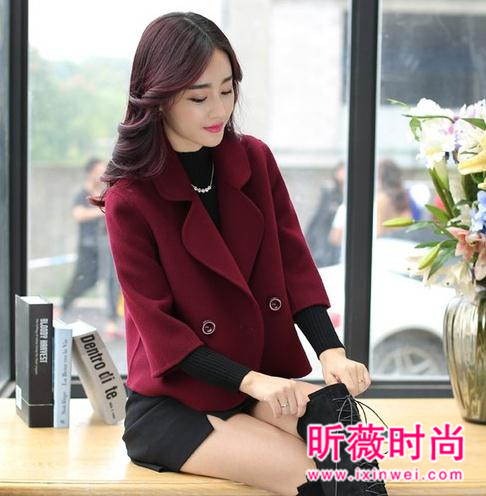 早春时尚短款毛呢穿搭 凹起造型来也很有气质