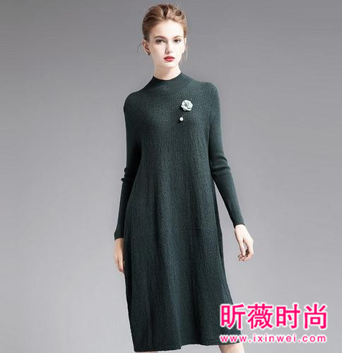 早春针织连衣裙穿搭 简约时尚成熟韵味 早春针织连衣裙穿搭 简约时尚成熟韵味