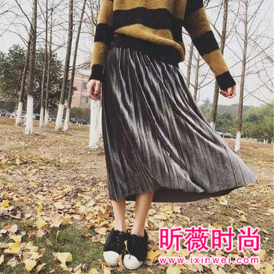 早春半身长裙时尚穿搭 凸显姑娘的纤瘦与高挑