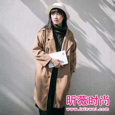 早春超流行的茧型大衣 简约大气有很好的时尚感