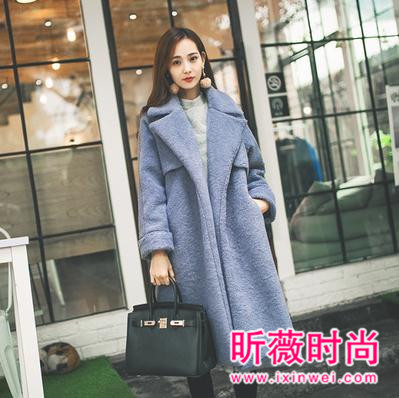 早春超流行的茧型大衣 简约大气有很好的时尚感
