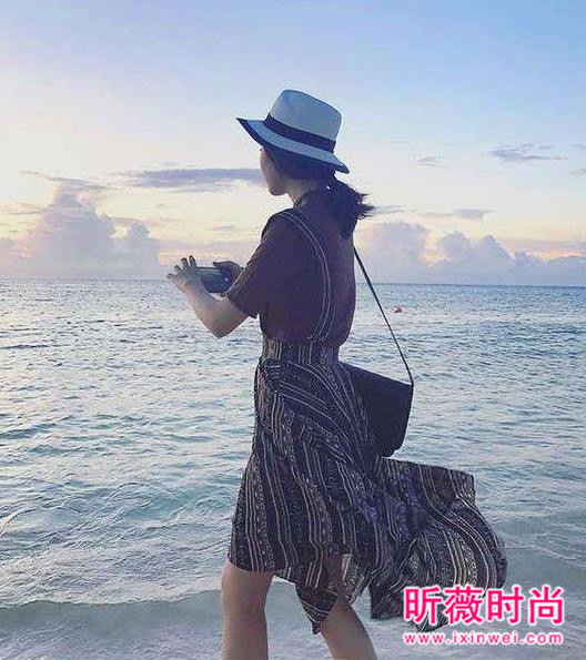 情人节换上连衣裙 来一场浪漫的约会吧