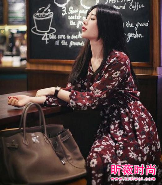 小性感的休闲长裙 沙滩与裙子完美的搭配