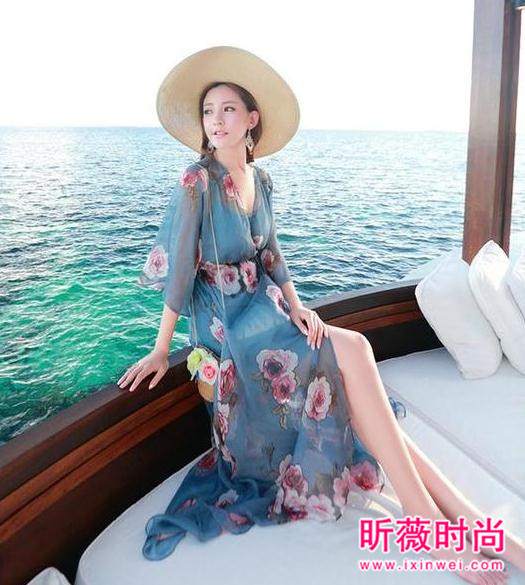 小性感的休闲长裙 沙滩与裙子完美的搭配