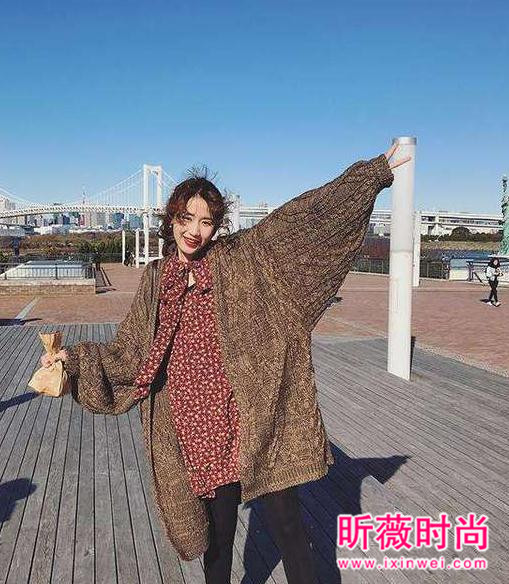 矮个女生腿短不要紧 六款毛衣单品超显腿长