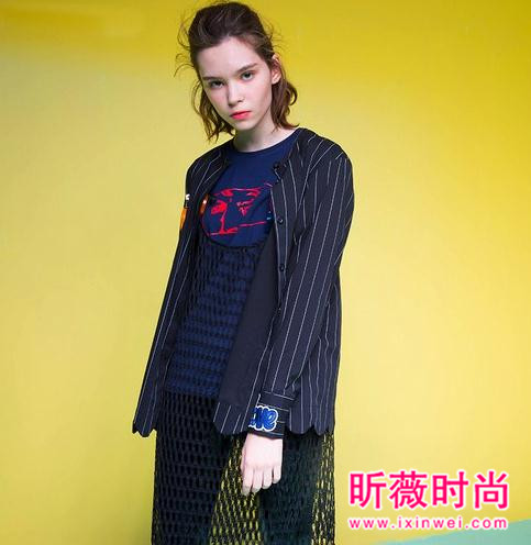 时尚经典流行衬衫 怎么穿都不会腻 时尚经典流行衬衫 怎么穿都不会腻