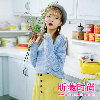 2017流行的针织衫穿搭 版型时尚不挑人穿