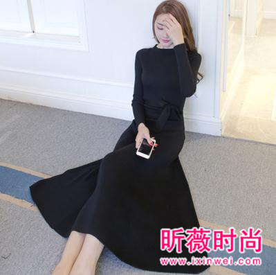 冬季什么裙装最时尚？这条长裙是衣橱必备款