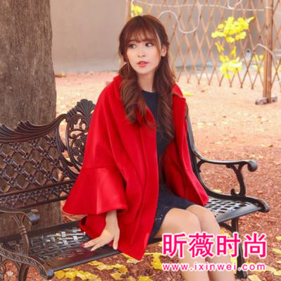 斗篷大衣2017新款穿搭 给你的冬季来点新意