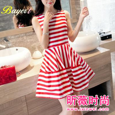 2017新款裙子穿搭示范 让你做个时尚清纯美少女