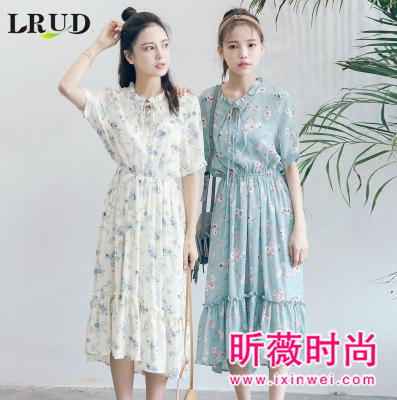 2017新款裙子穿搭示范 让你做个时尚清纯美少女