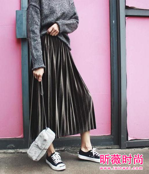 春季流行什么服饰单品？穿对长裙显高又优雅