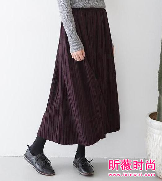 春季流行什么服饰单品？穿对长裙显高又优雅