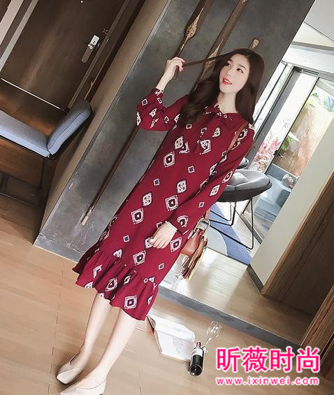 新春女神必备款三件套 率性时髦造型感很强 新春女神必备款三件套 率性时髦造型感很强