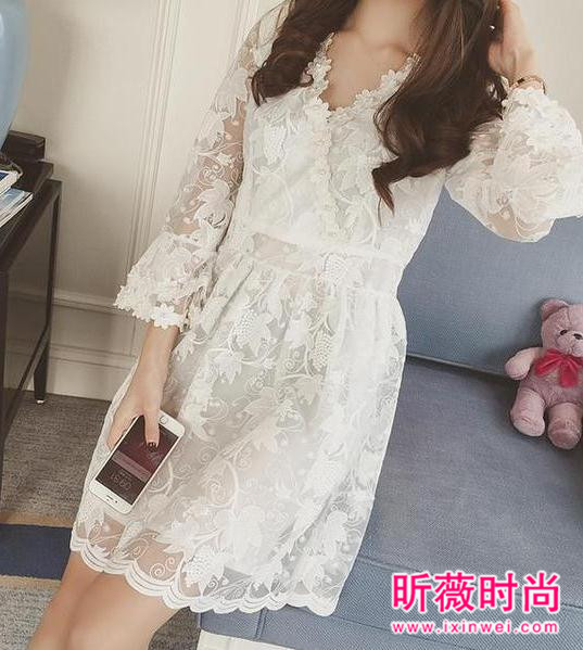 早春只要穿对连衣裙 让你甜美减龄宛若仙女