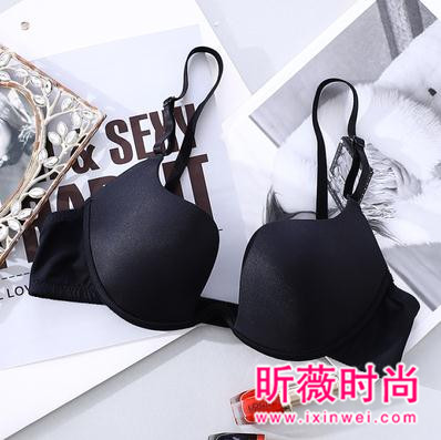 情人节来点不一样 来一套性感内衣吧