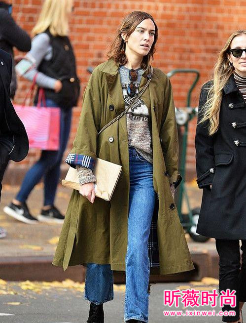 百搭时髦的风衣款式 换季时节风衣穿起来