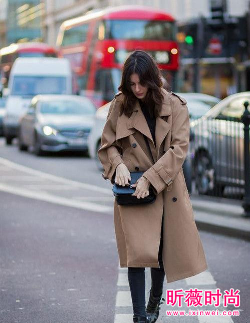 百搭时髦的风衣款式 换季时节风衣穿起来