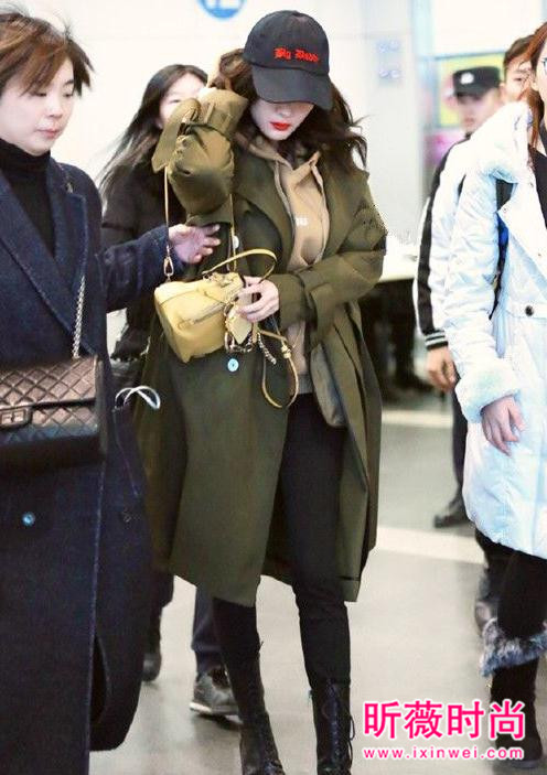 杨幂刘雯教你早春搭配 时尚卫衣配长裤正合适