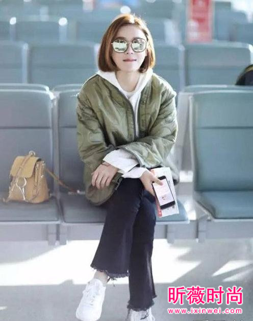 杨幂刘雯教你早春搭配 时尚卫衣配长裤正合适