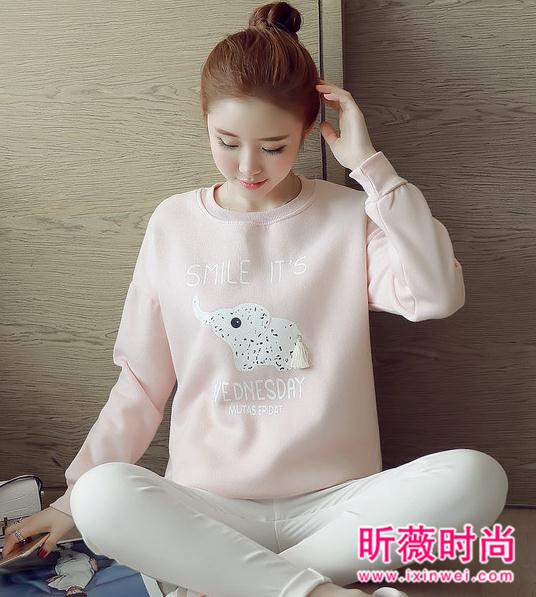 春季流行什么时尚单品？精致又显气质的卫衣